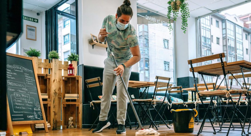 Low paid workers food industry; Image Source @Canva