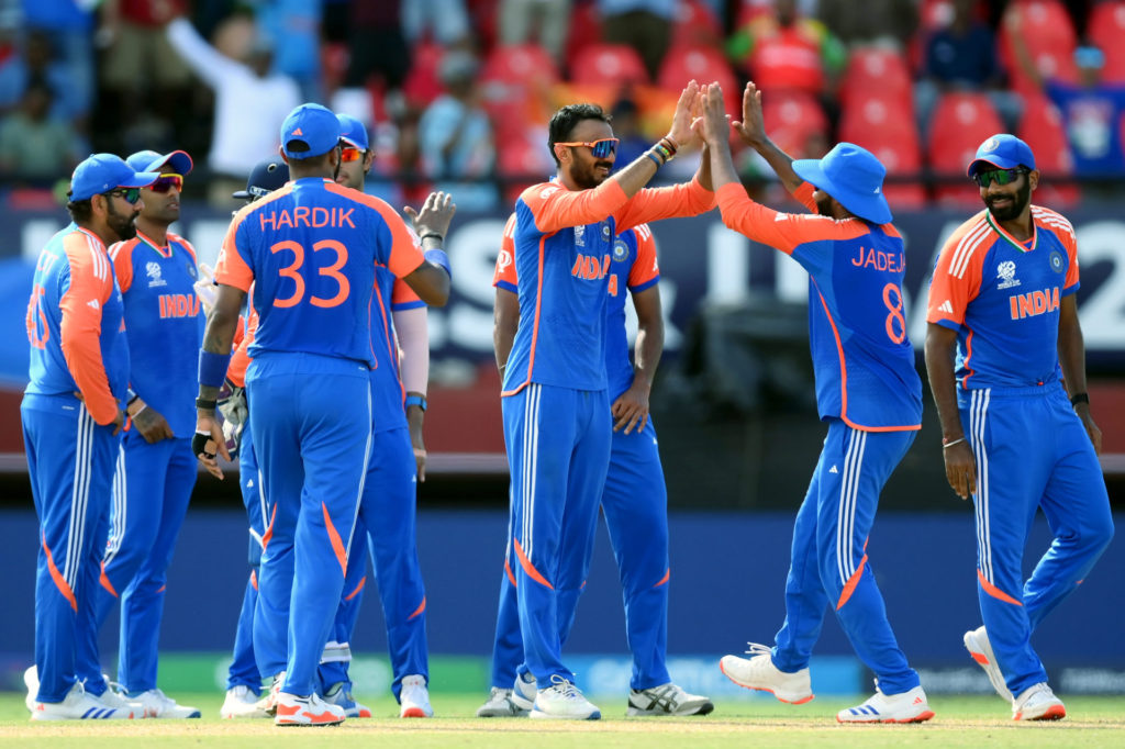 India Overpowers England to Secure T20 World Cup Final Berth 2 20240628026L 2