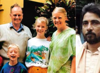 Australian missionary Graham Staines with his family and Dara Singh
