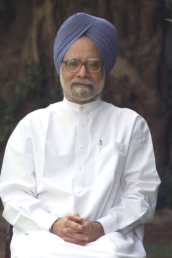 Official Portrait of the Prime Minister Dr. Manmohan Singh 1 84