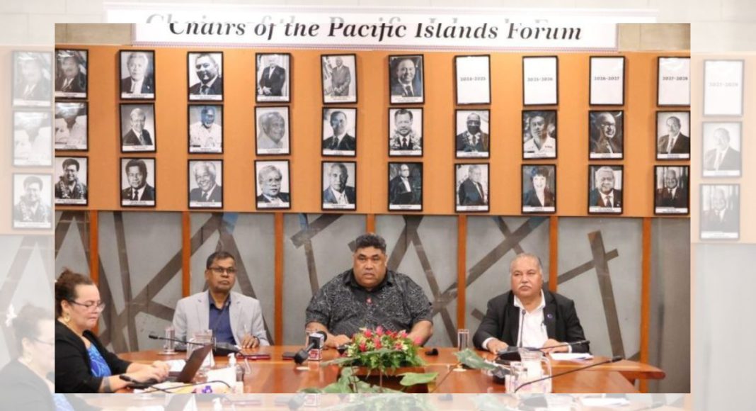 Image: L to R: Fiji's Finance Minister Biman Prasad, Tonga's Finance Minister and FEMM Chair Tiofilusi Tuieti and new PIF Secretary General Baron Waqa address Pacific media (Source: Facebook/ForumSec)