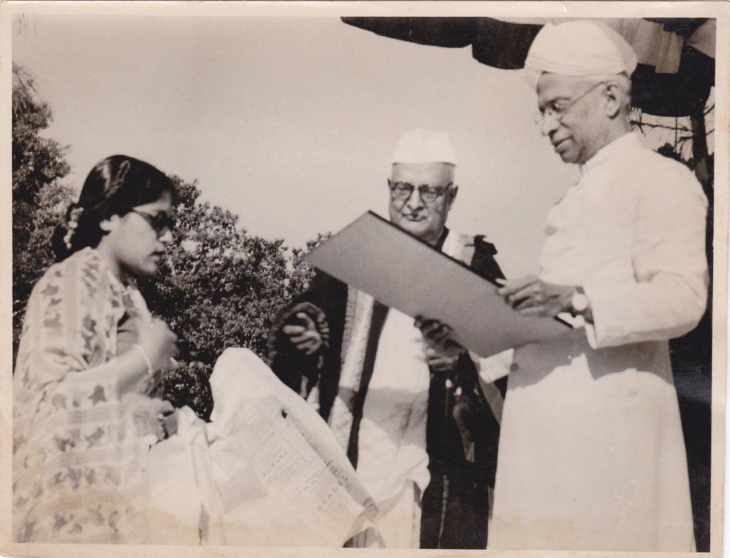 1662380635 madapati with dr sarvepalli radhakrishnan 1 3