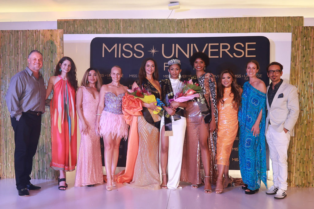 Judges Team with the Winners 5