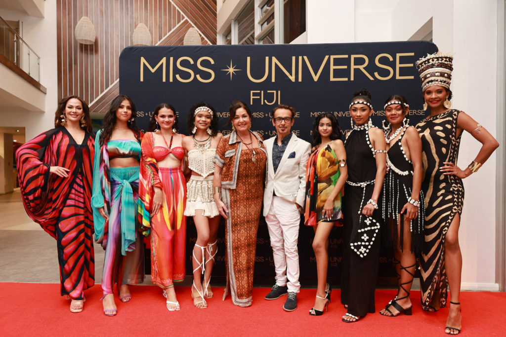 Tracey Farrington Raj Suri with Finalists IMG 6553 copy 6