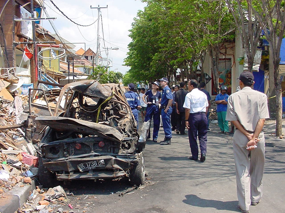 Podcast forensics survey the bombing site Jelan Legian 13