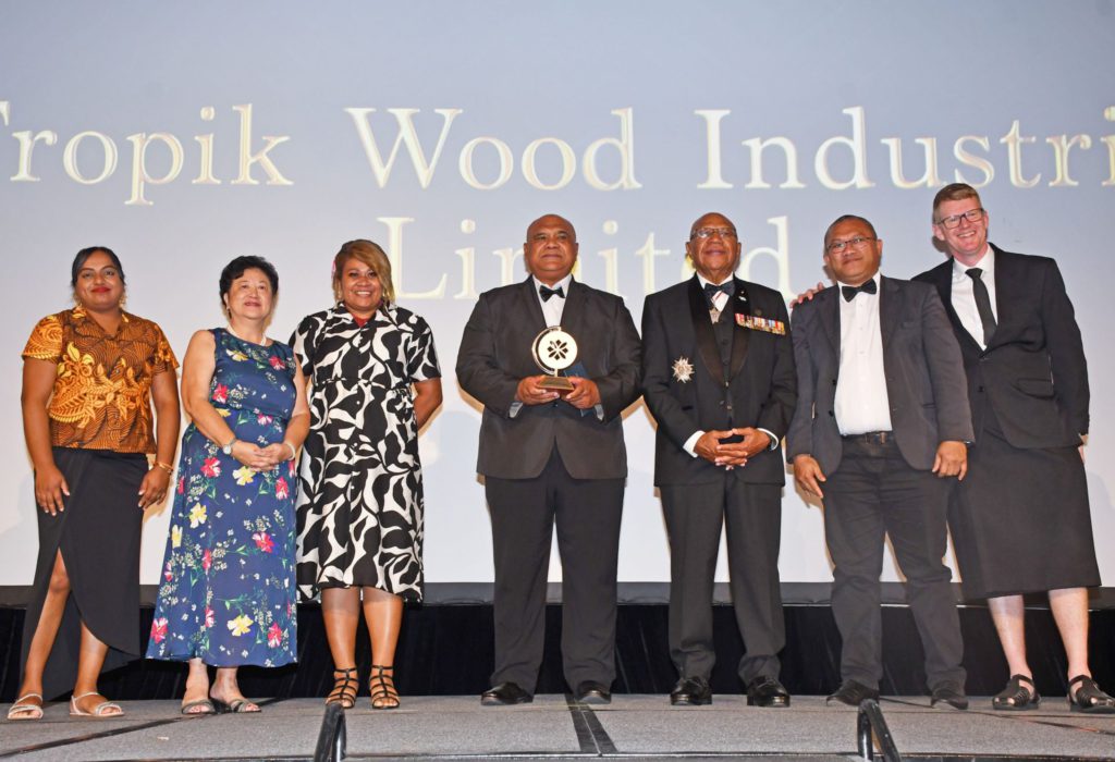 468958226 989927813171416 2186179082710068802 n 1 11