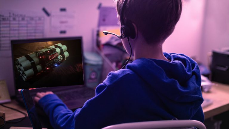 Parents urged to act as youth radicalisation risk grows through online extremist content