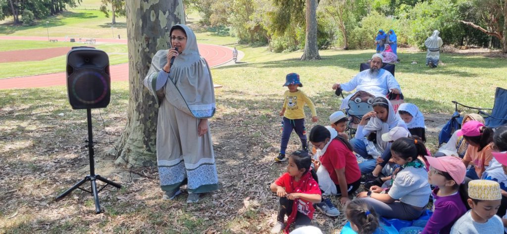 Melbourne Dawoodi Bohras Address Concerns of Mobile Phone Addiction among Children; Image Source: Supplied  