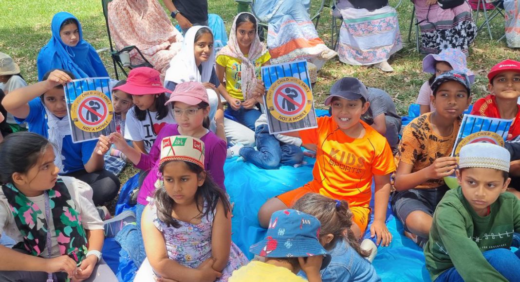 Melbourne Dawoodi Bohras Address Concerns of Mobile Phone Addiction among Children; Image Source: Supplied  