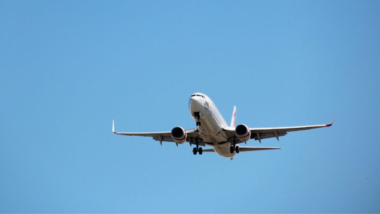 Fiji Police investigate alleged theft and assault of Australian airline crew in Nadi