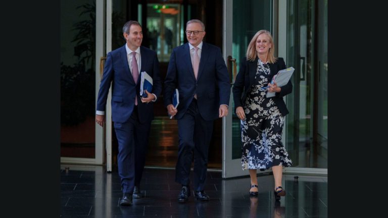 Albanese government bids for votes with ‘top-up’ tax cuts for all