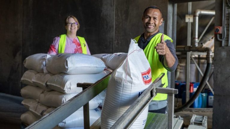 Do Pacific communities in Australia earn less?