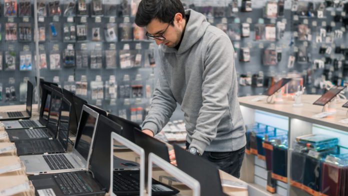 Representative image: Laptop shop (Source: CANVA)