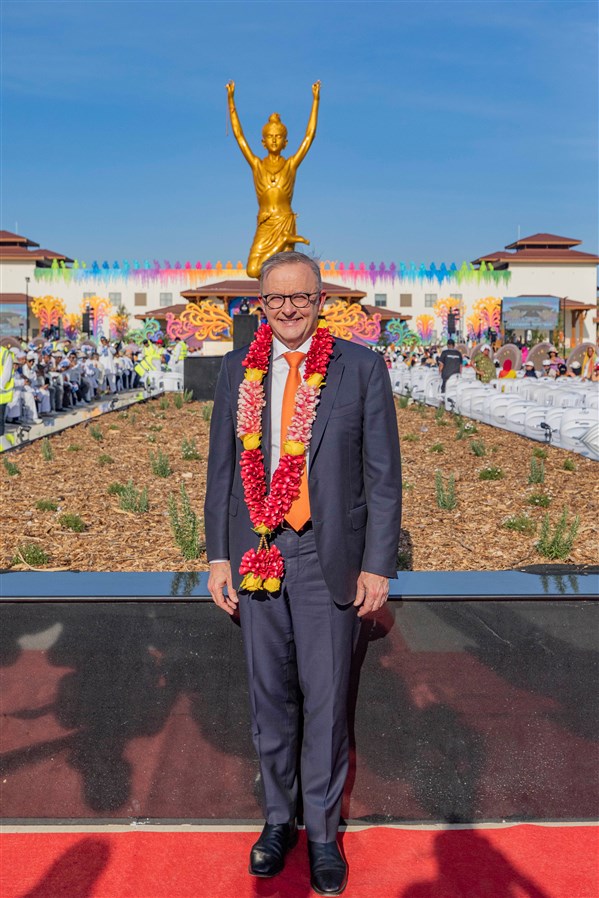 Australian PM meets Mahant Swami Maharaj Sydney 06 3