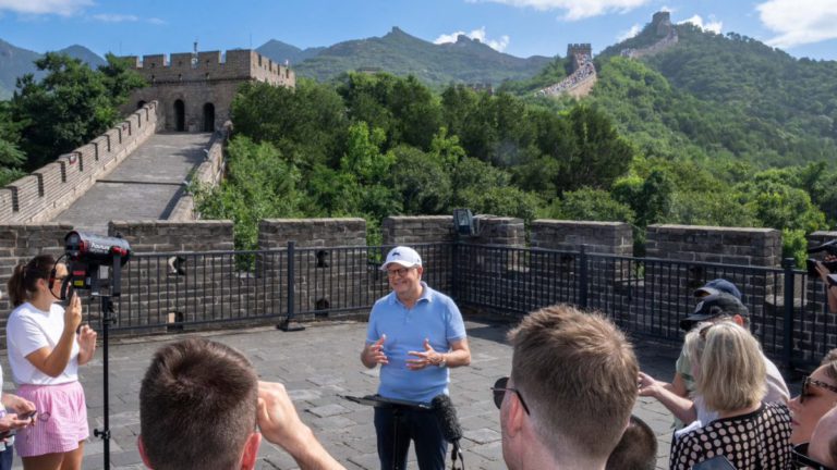 Match point for Albanese’s tennis diplomacy as he walks the Great Wall of trade talks