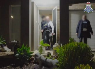 Melbourne Adass Israel Synagogue arson suspect arrested; AFP officer injured in operation