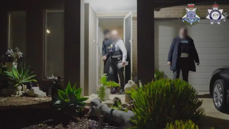 Melbourne Adass Israel Synagogue arson suspect arrested; AFP officer injured in operation