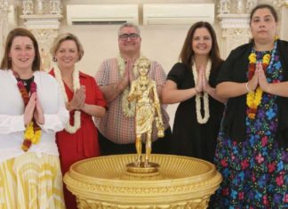 Victorian MPs visit Delhi’s Akshardham, praise message of peace and harmony in Hindu tradition