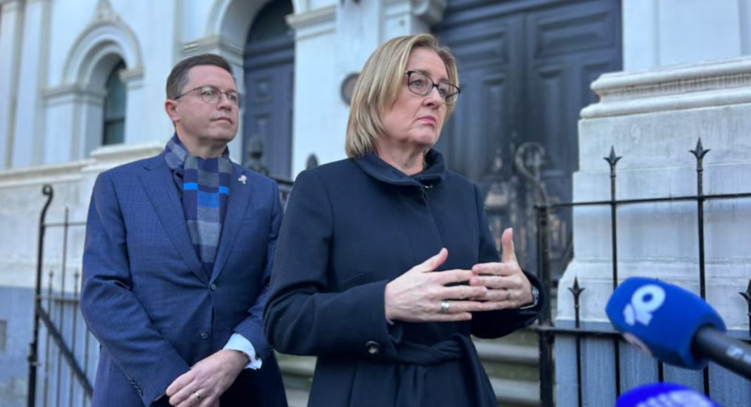 The premier visited the synagogue in Melbourne's east to pledge support to the Jewish community. Image Spource- (ABC News- Costa Haritos) The premier visited the synagogue in Melbourne's east to pledge support to the Jewish community. Image Spource- (ABC News- Costa Haritos)