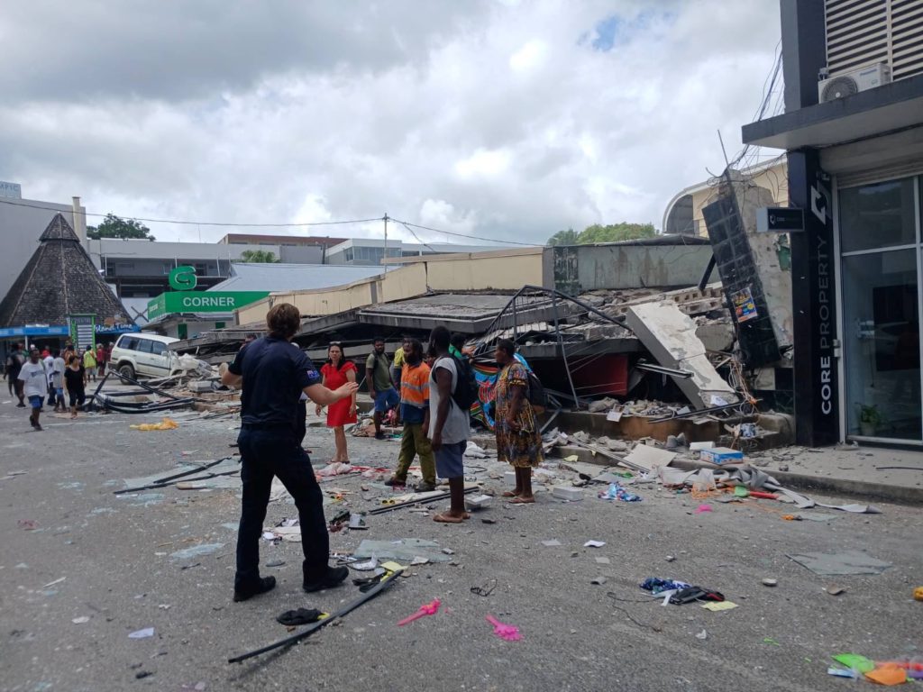 Two AFP officers honoured for bravery during Vanuatu earthquake rescue 3 542752378 1274259701407018 6092841111109621551 n 3
