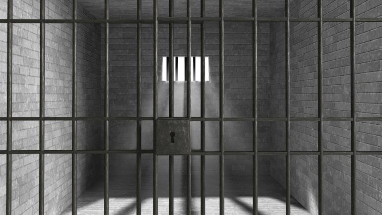 Melbourne lawyer jailed for complex fraud to help business owners knowingly avoid bankruptcy