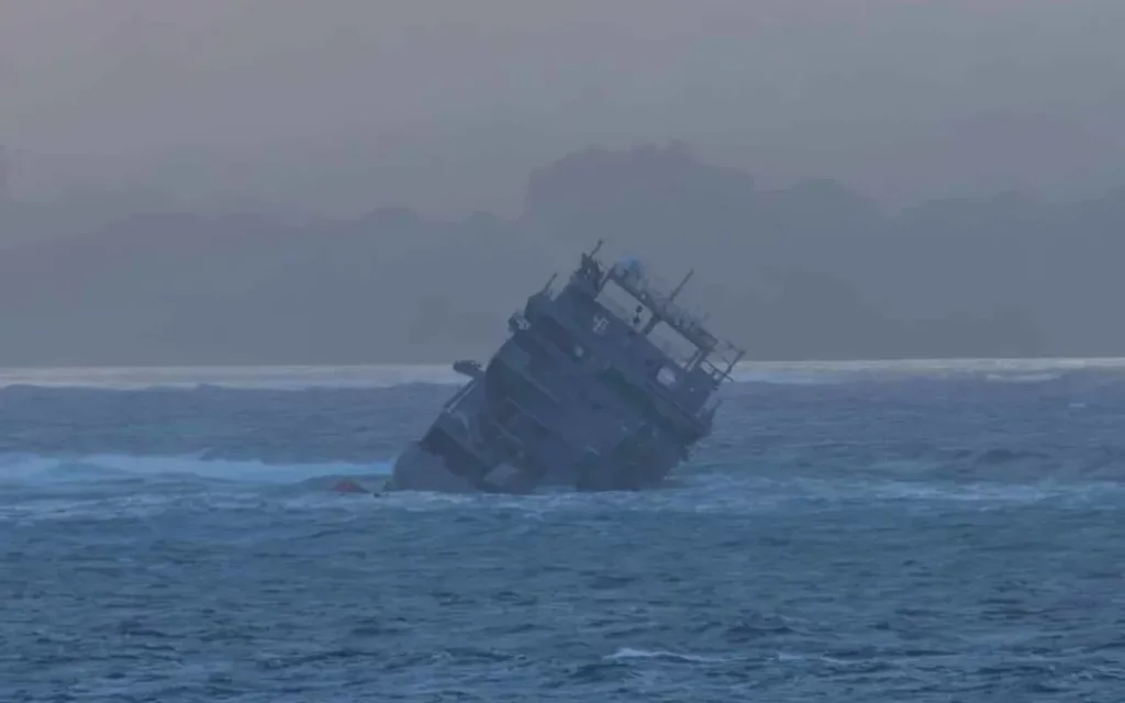 The navy vessel ran aground on a reef off the south coast of Upolu and then sank a year ago. Photo: Profile Boats / RNZ