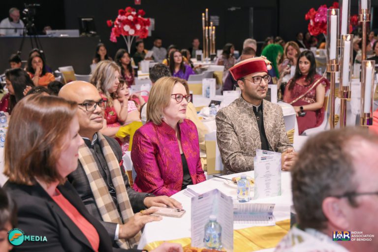 Bendigo to Melbourne: Premier Jacinta Allan and Opposition leader Brad Battin join grand Diwali celebrations across Victoria