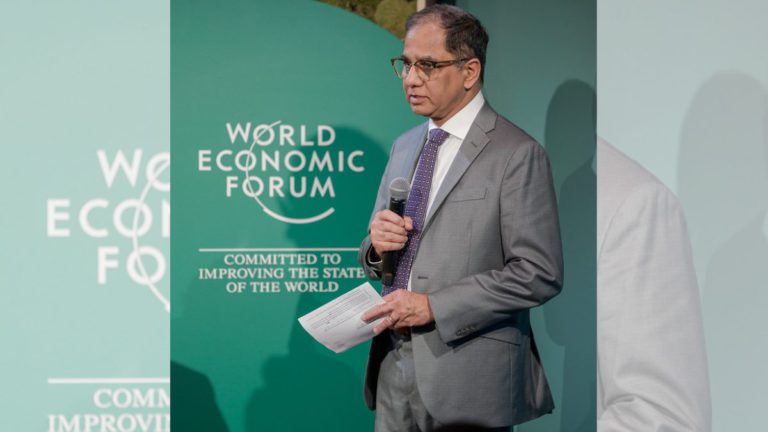 Dr Shyam Bishen recognised for global healthcare leadership at University of Newcastle Alumni Excellence Awards