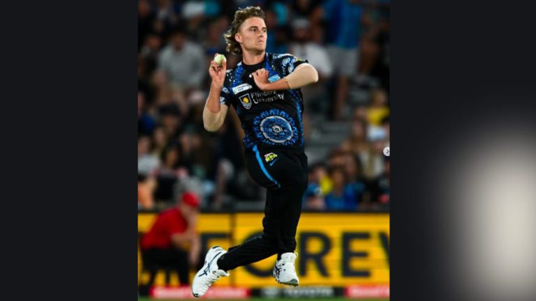 Australian cricketer hospitalised in India with suspected food poisoning