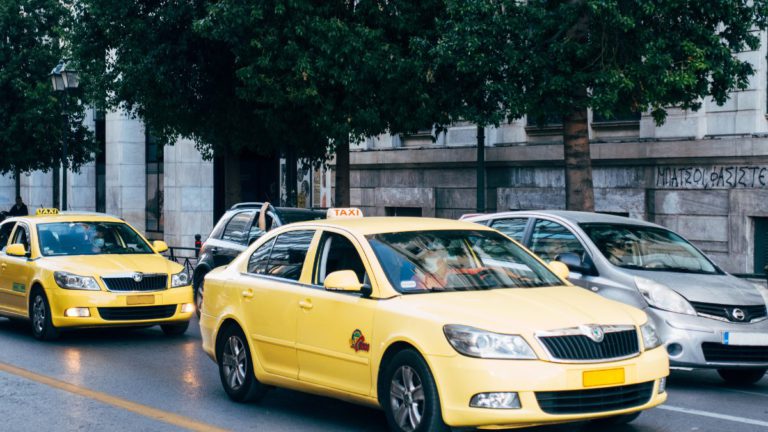 Triple fines for taxi drivers who  overcharge passengers