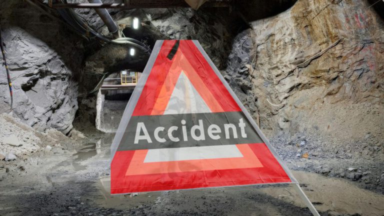 Two dead, one airlifted to hospital after underground mine blast in NSW