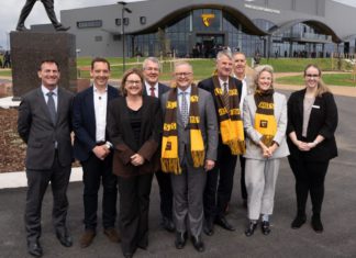 Albanese pledges more rail funding as new Hawthorn community hub opens