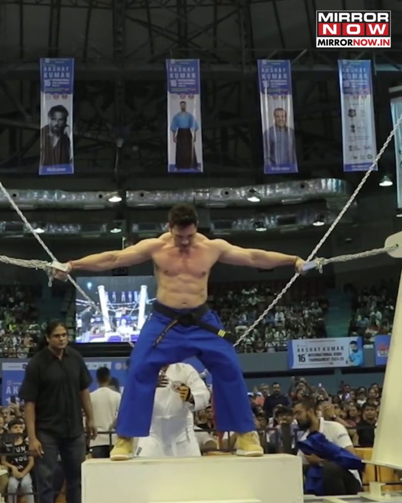 Steel Man of India shatters yet another world record with colossal Hercules Pillars feat 1 GmEFq38bcAESUps 1
