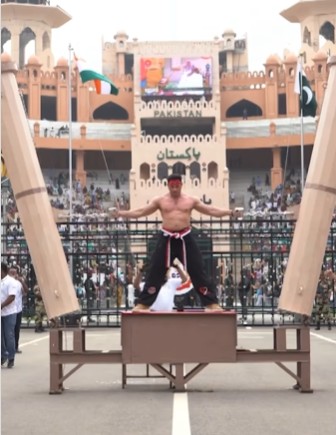 Steel Man of India shatters yet another world record with colossal Hercules Pillars feat 2 Screenshot 2025 11 16 190117 1 2