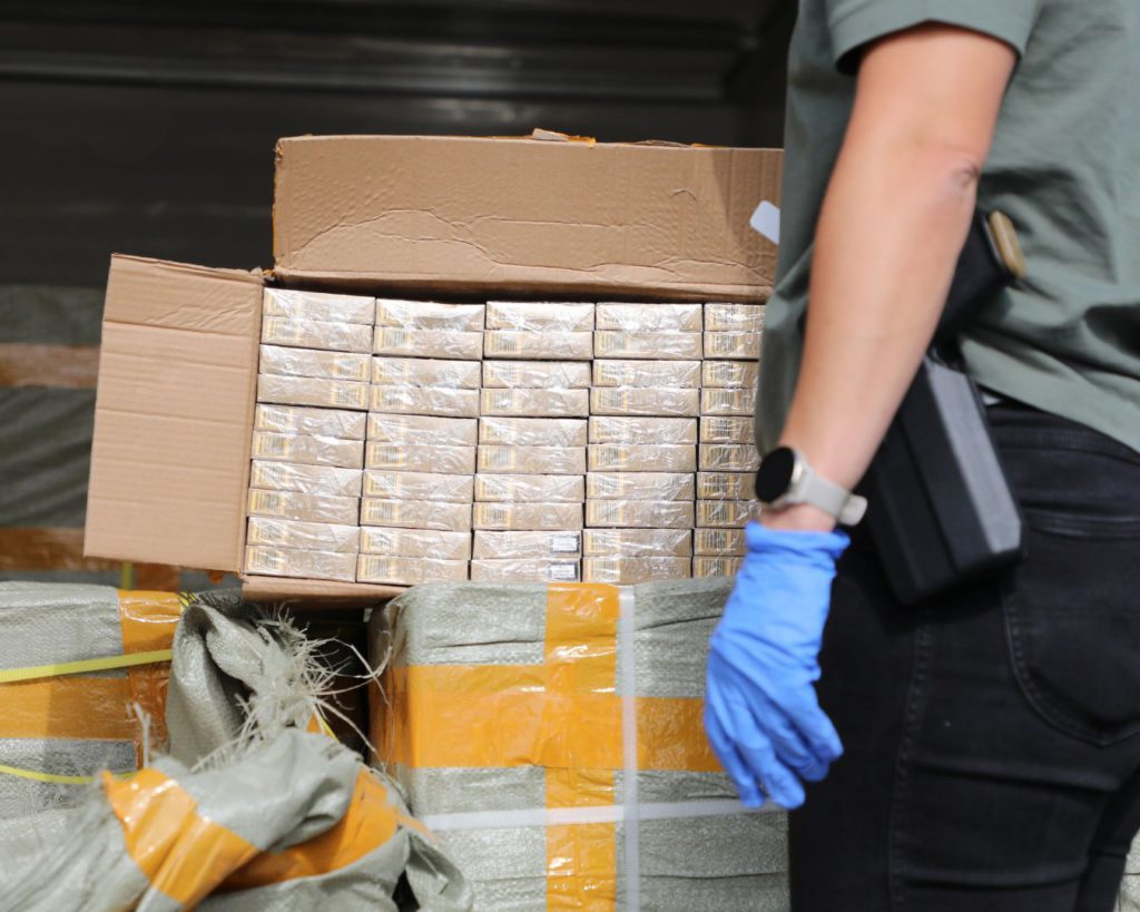 Police smash $150m Sydney money-laundering syndicate ring tied to illegal tobacco trade 2 Image Source: AFP