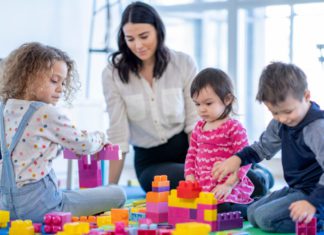 Early childhood educators celebrate 15 per cent pay rise as workforce stabilise
