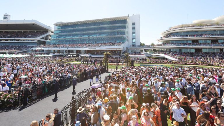 Australia’s temporary visa population hits record 2.93 million, sparking pressure on Albanese government