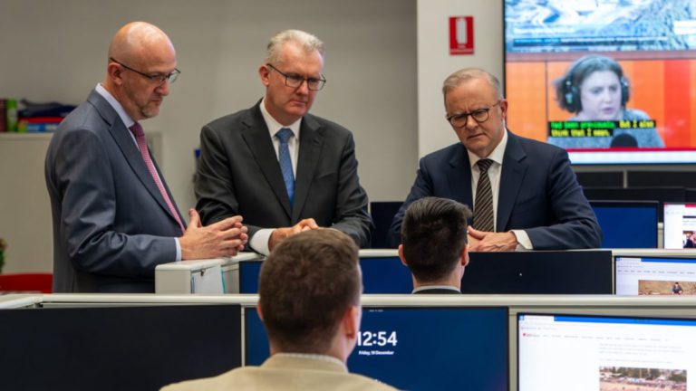 Albanese government announces national gun buyback scheme after Bondi terror attack