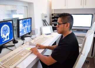 330,000 jobs unfilled while qualified skilled migrants remain underemployed in Australia