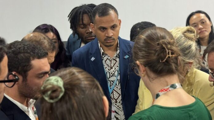 Image: Fiji's Chief Negotiator Sivendra Michael taking part in the Mutirão process during COP30 in Bélem, Brazil, November 2025 (Source: UNFCCC/Kiara Worths)