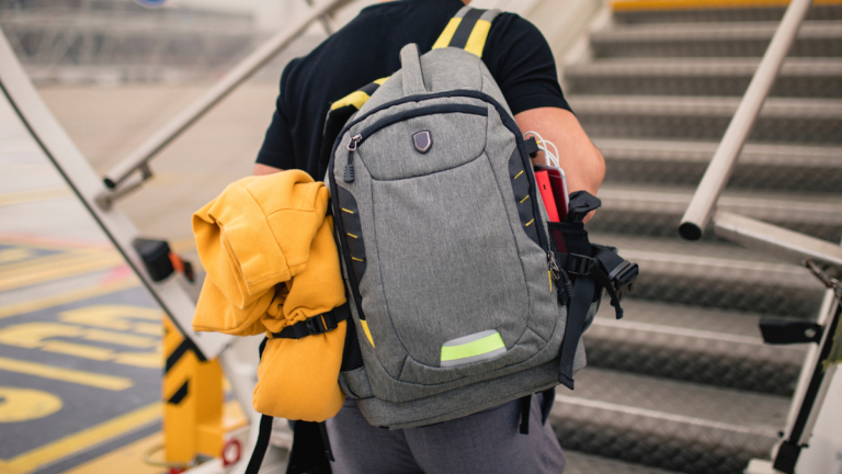 22-year-old man charged after allegedly boarding Melbourne flight without ticket