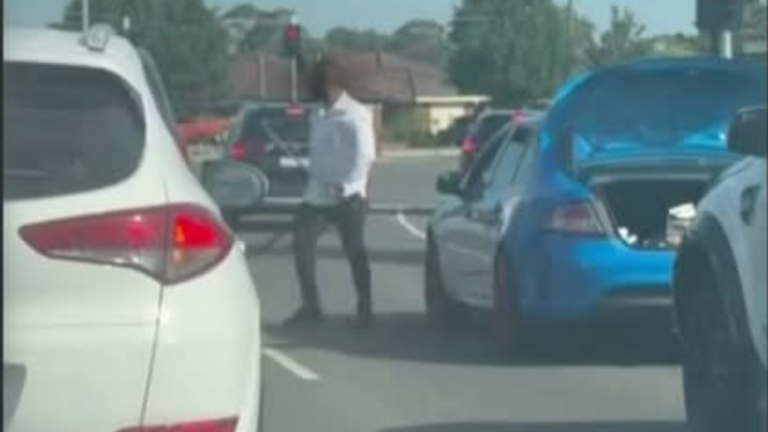Swords drawn as taxi driver and rival clash in Melbourne road rage