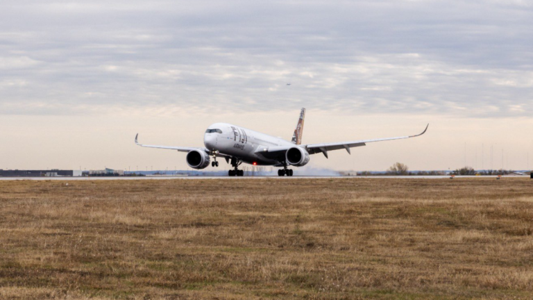 Fiji Airways suspends Australian flights as fuel crisis tears through aviation industry