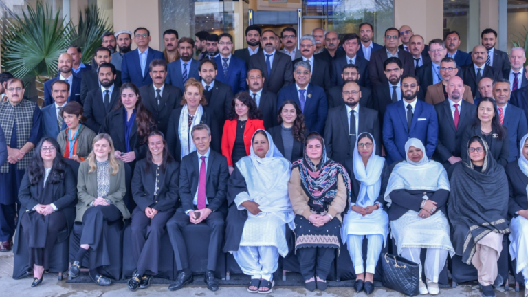 Australia to support Pakistan in major crackdown on human trafficking gangs