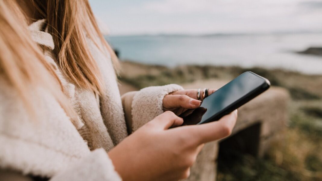 Representative image: No phone service (Source: CANVA)