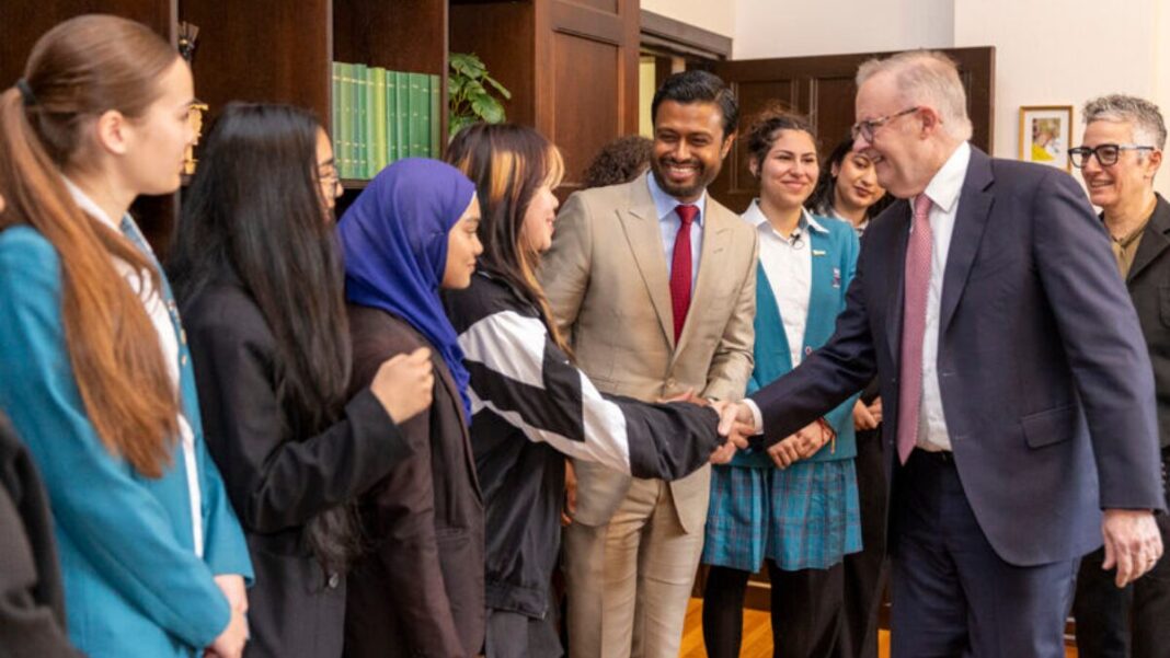 Image: Prime Minister Anthony Albanese and Robin Khuda meet Khuda Academy student scholars at the University of Sydney. (Photo credit: The University of Sydney / Fiona Wolf)