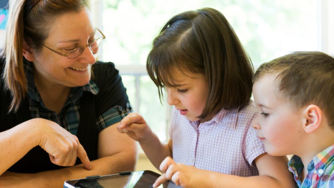 Representative image: Kids using technology in classroom (Source: CANVA)