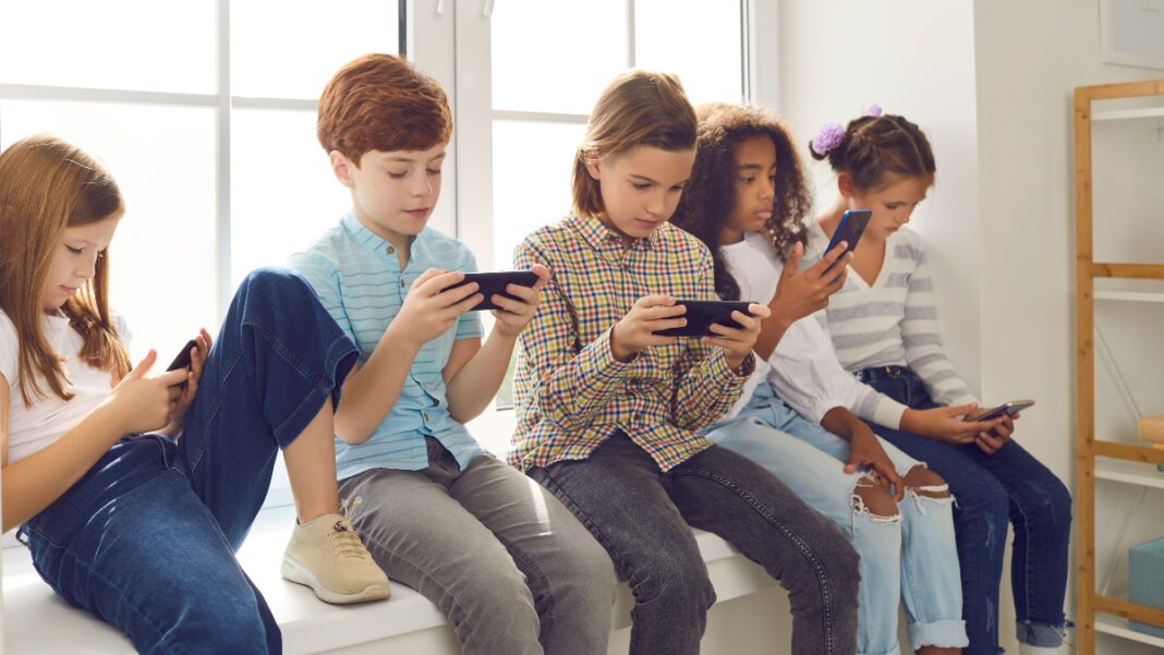 Representative image: Kids using chatbots (Source: CANVA)